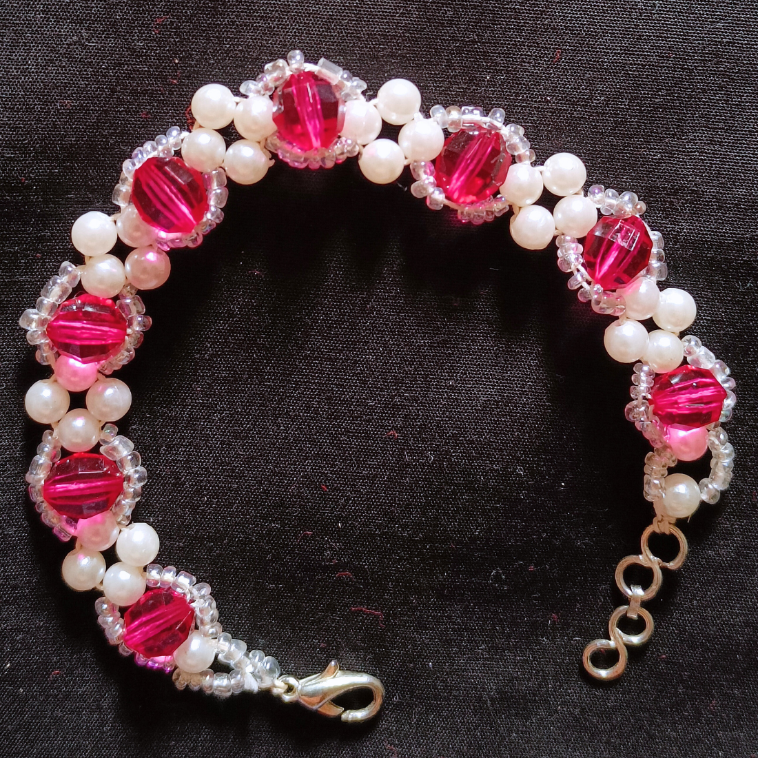 Handmade Round Bracelet of Pink n White Pearls Very Beautiful